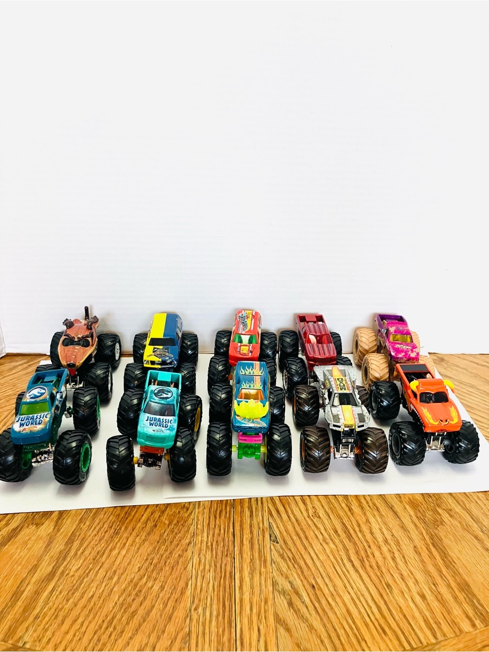 Hot Wheels Die Cast Monster Trucks Lot(10) Jurassic World Max-D & More 1:64